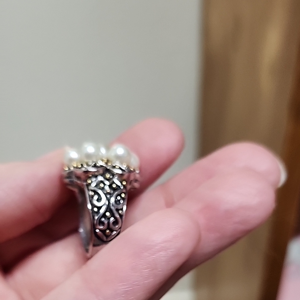 Elegant Pearl Cluster Ring - Picture 4 of 5
